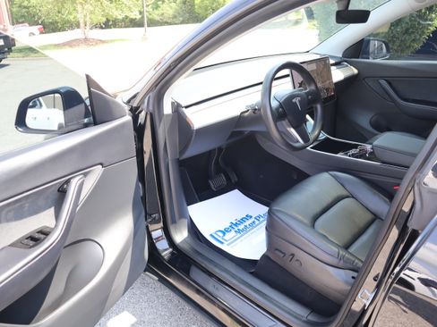 Used 2020 Tesla Model Y Long Range AWD/4WD image 3