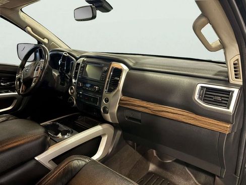 Used 2017 Nissan Titan SL image 26