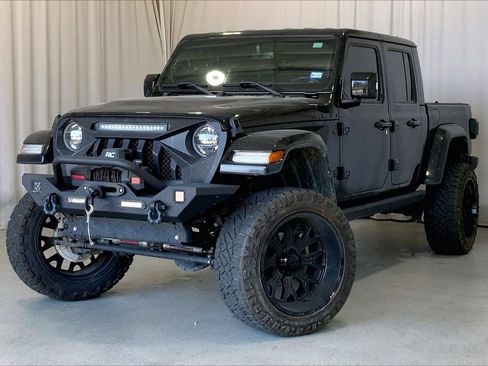 Used 2022 Jeep Gladiator Overland AWD/4WD image 2