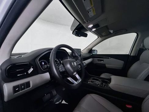 Used 2025 Honda Pilot EX-L image 19