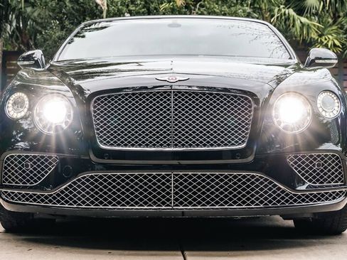 Used 2017 Bentley Continental GT image 21