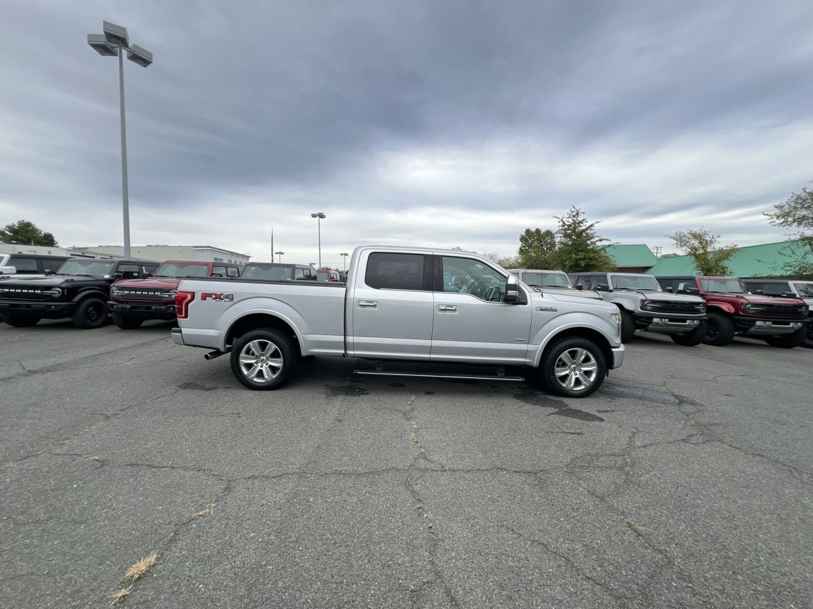 Used 2016 Ford F150 Platinum w/ Equipment Group 701A Luxury AWD/4WD image 12