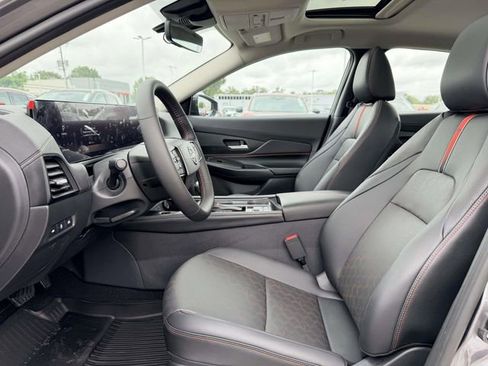 New 2026 Nissan Sentra SR w/ SR Premium Package FWD image 16