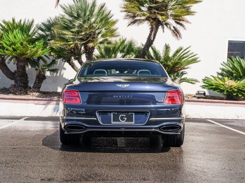 Used 2025 Bentley Flying Spur Plug-In Hybrid image 30