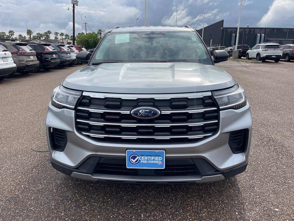 Used 2025 Ford Explorer Active RWD image 2