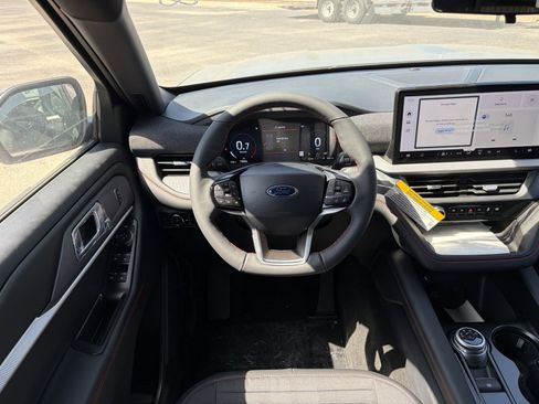 New 2026 Ford Explorer ST-Line image 5
