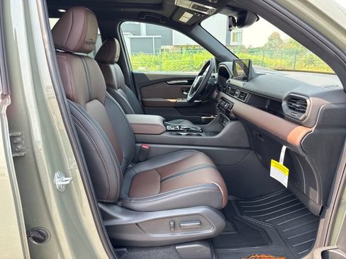 Used 2026 Honda Pilot TrailSport image 10