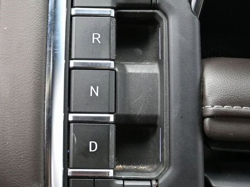 Used 2023 Chevrolet Suburban LT image 22