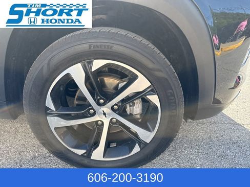 Used 2024 Chevrolet Trax RS w/ Driver Confidence Package FWD image 4
