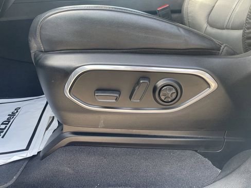 Used 2022 Jeep Wagoneer Series II w/ Rear Seat Video Group 1 image 12