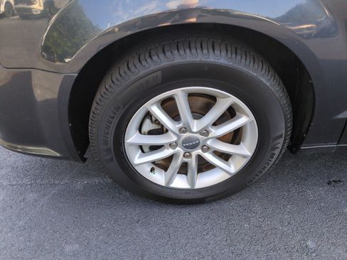 Used 2013 Dodge Grand Caravan SXT FWD image 9