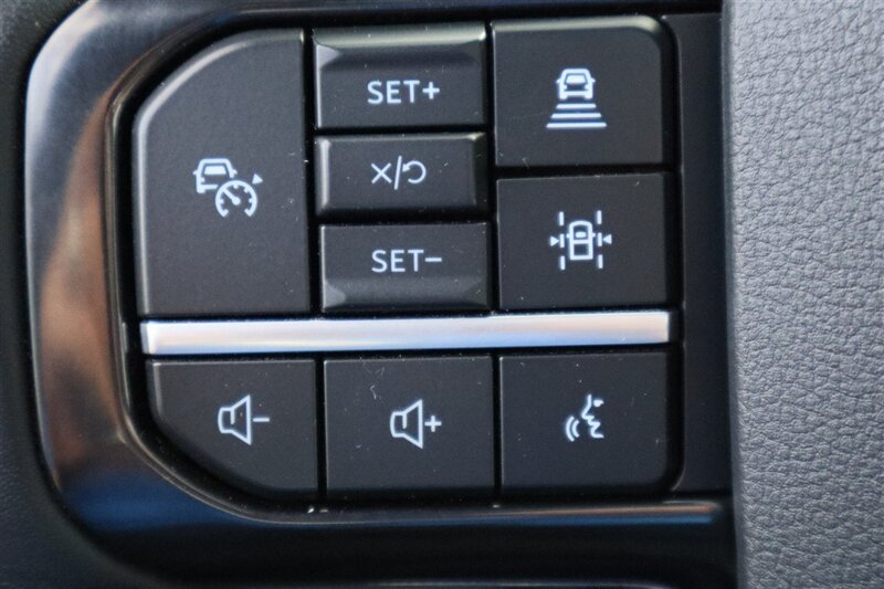 Used 2026 Ford F450 Platinum w/ FX4 Off-Road Package AWD/4WD image 21