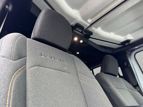 Used 2024 Jeep Wrangler Unlimited Sahara image 21
