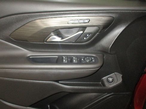 Used 2022 GMC Terrain SLT AWD/4WD image 16