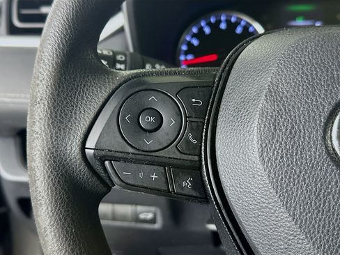 Used 2020 Toyota RAV4 XLE w/ Convenience Package FWD image 16