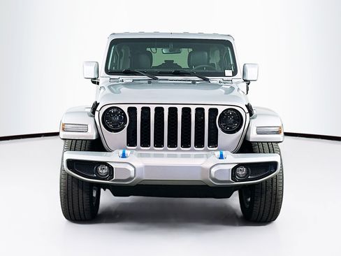 Used 2023 Jeep Wrangler Unlimited Sahara AWD/4WD image 2