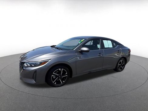 Used 2025 Nissan Sentra SV FWD image 8