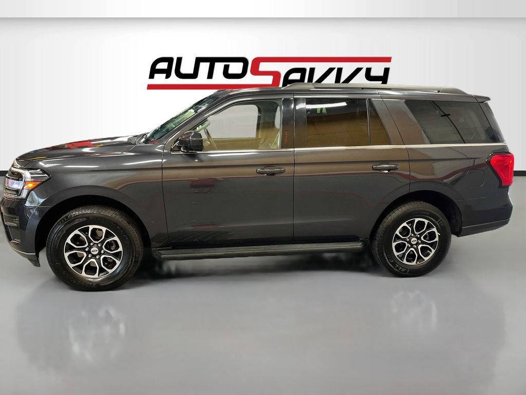 Used 2024 Ford Expedition XLT AWD/4WD image 4