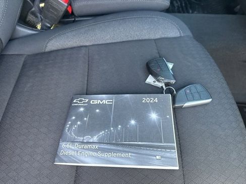 Used 2024 Chevrolet Silverado 2500 LT image 21