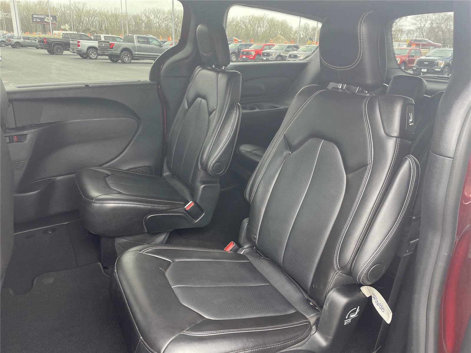 Used 2025 Chrysler Pacifica Select FWD image 29
