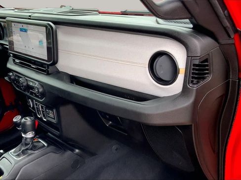 Used 2025 Jeep Wrangler Unlimited Sport AWD/4WD image 18