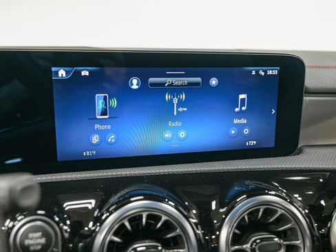 Used 2025 Mercedes-Benz CLA 250 4MATIC image 21