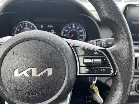 Used 2023 Kia Forte LXS w/ LXS Technology Package image 27