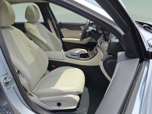 Used 2022 Mercedes-Benz E 350 4MATIC Sedan image 17