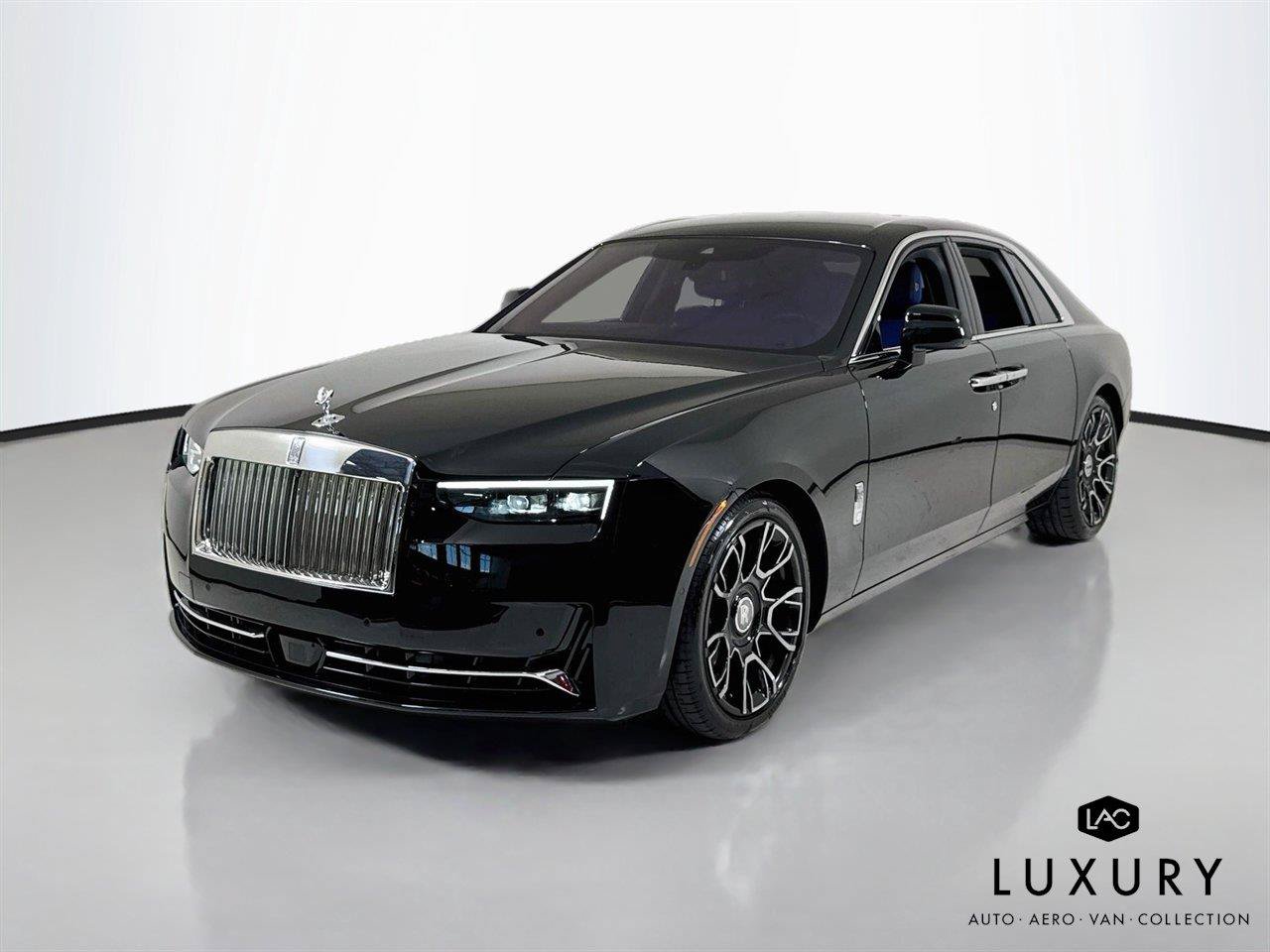Used 2025 Rolls-Royce Ghost AWD/4WD image 3