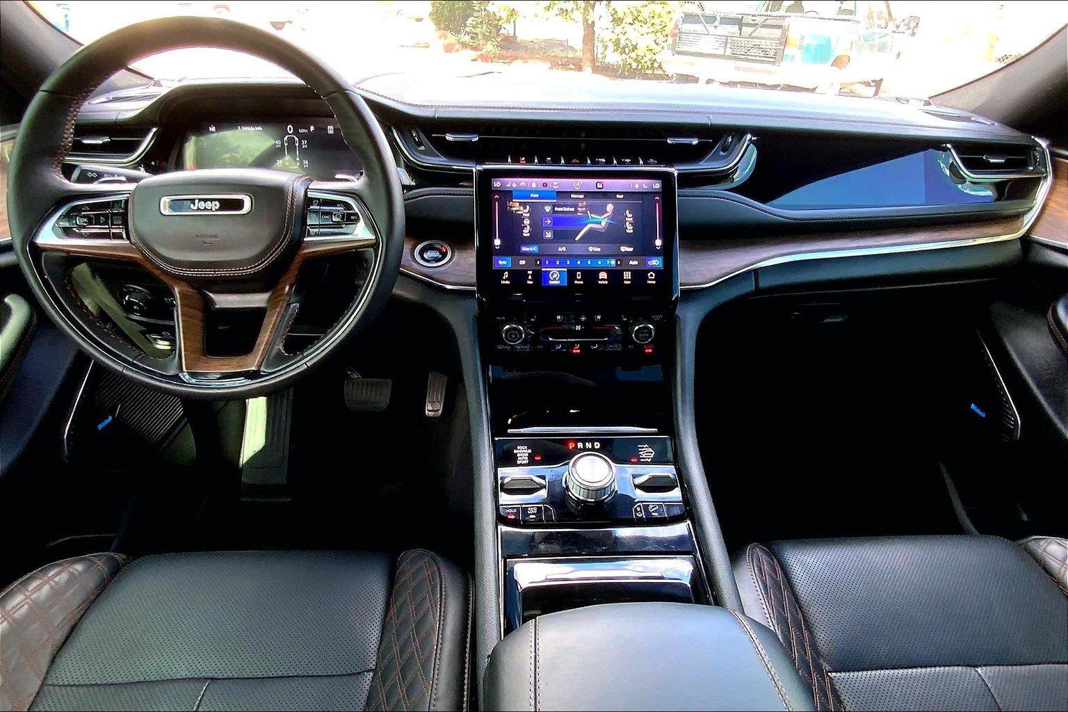 Certified 2024 Jeep Grand Cherokee L Summit w/ High Altitude Package AWD/4WD image 15