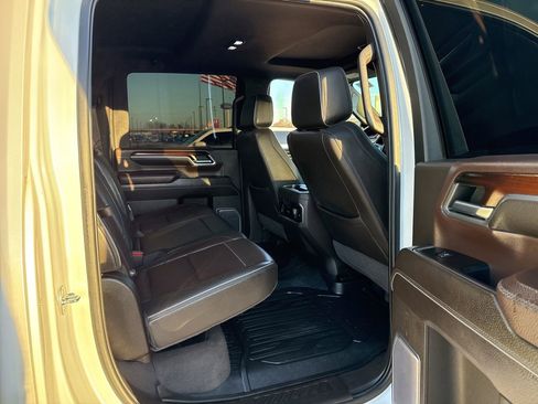 Used 2024 GMC Sierra 2500 Denali w/ Denali Reserve Package image 11