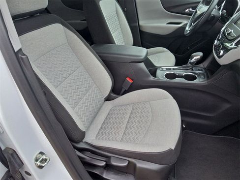 Used 2023 Chevrolet Equinox LT w/ Driver Convenience Package image 29