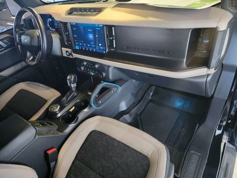 Used 2022 Ford Bronco Wildtrak image 15