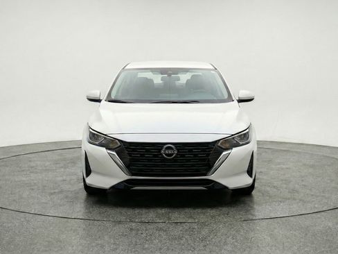 Used 2025 Nissan Sentra SV image 2