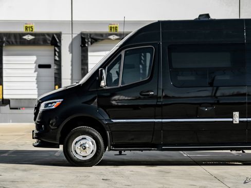 Used 2022 Mercedes-Benz Sprinter 3500 image 6