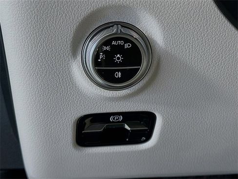 Certified 2025 Mercedes-Benz C 300 Sedan image 10