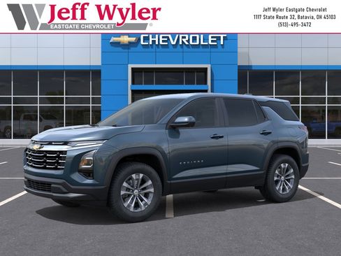 New 2026 Chevrolet Equinox LT FWD image 2