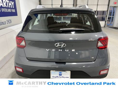 Used 2025 Hyundai Venue SEL image 6