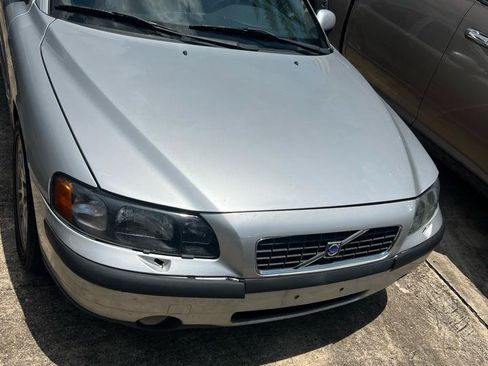 Used 2002 Volvo S60 T5 FWD image 2