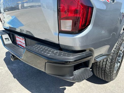 Used 2024 Chevrolet Colorado W/T image 5