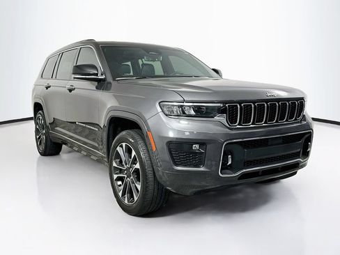 Used 2022 Jeep Grand Cherokee L Overland w/ Luxury Tech Group IV RWD image 2