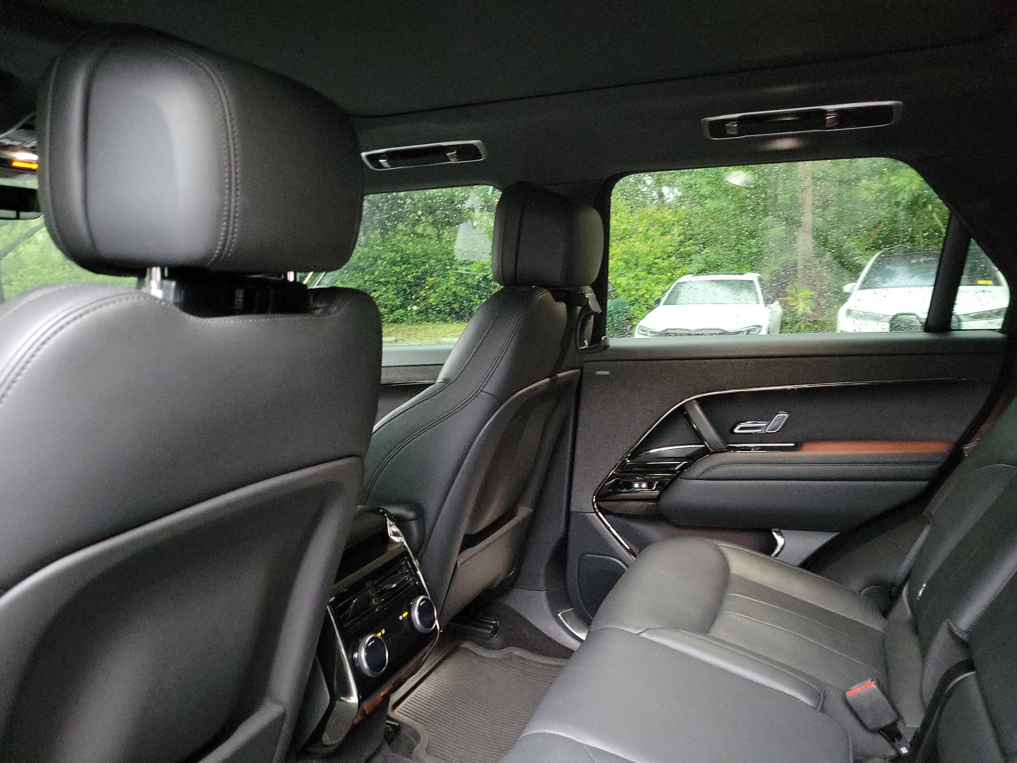Used 2024 Land Rover Range Rover Sport Dynamic SE AWD/4WD image 8