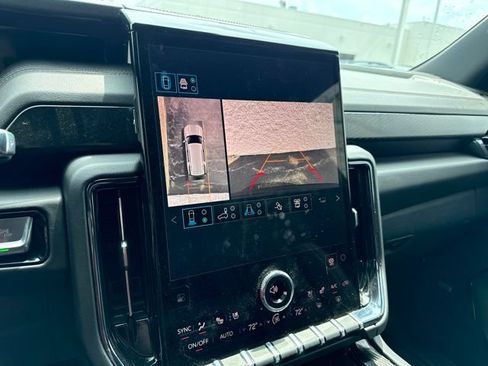 Used 2026 GMC Yukon AT4 w/ AT4 Premium Plus Package AWD/4WD image 16