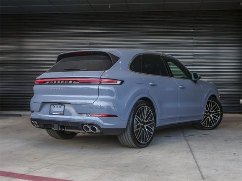 New 2026 Porsche Cayenne S image 7