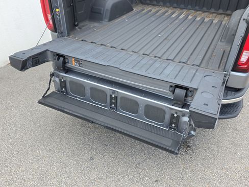 Used 2022 GMC Sierra 1500 SLT w/ SLT Premium Package image 31