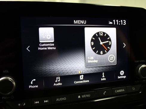 Used 2025 Nissan Pathfinder SV image 15