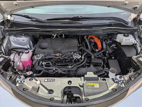 Used 2022 Toyota Sienna XSE image 25