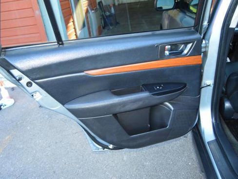 Used 2013 Subaru Outback 2.5i Limited w/ Moonroof Pkg image 52