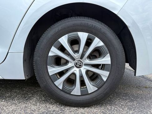 Used 2021 Toyota Corolla LE w/ Carpet Mat Package (TMS) FWD image 18