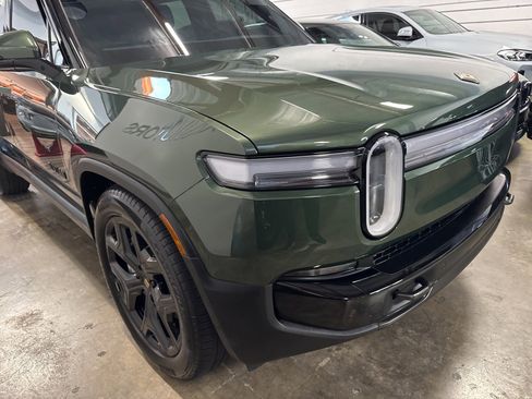 Used 2025 Rivian R1S Adventure image 4